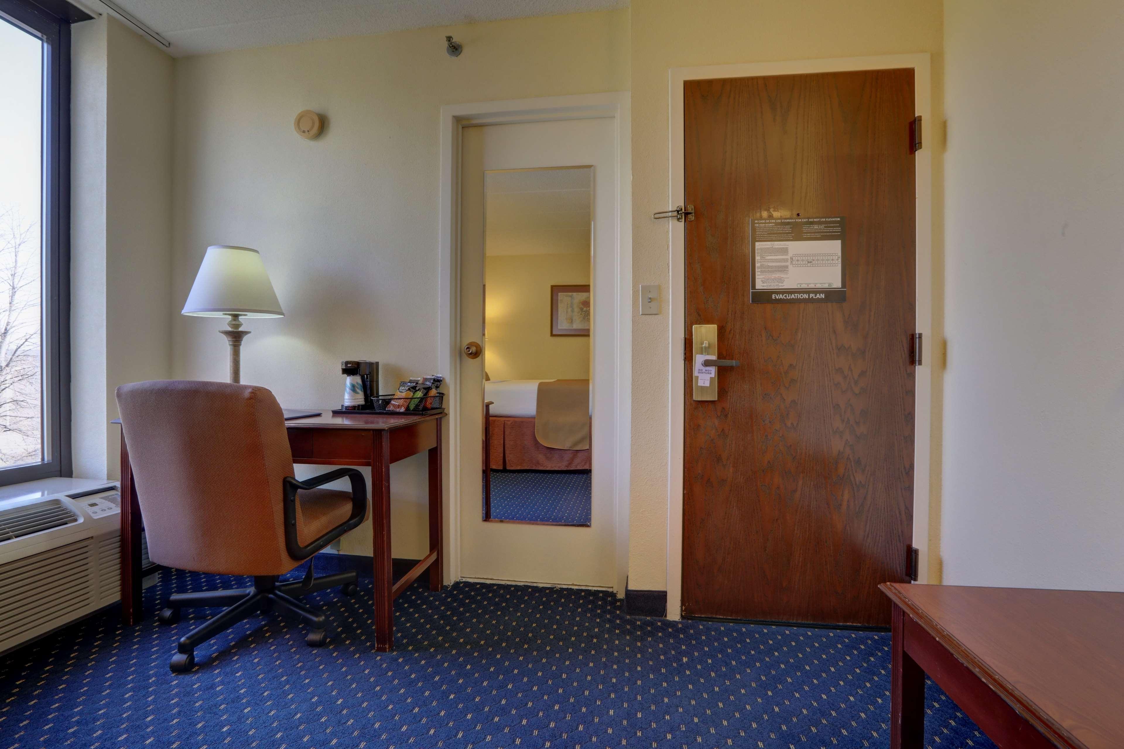 Best Western Plus North Odessa Inn & Suites Екстериор снимка